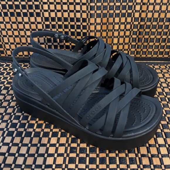Crocs Brooklyn platform strappy sandal - Picture 1 of 4
